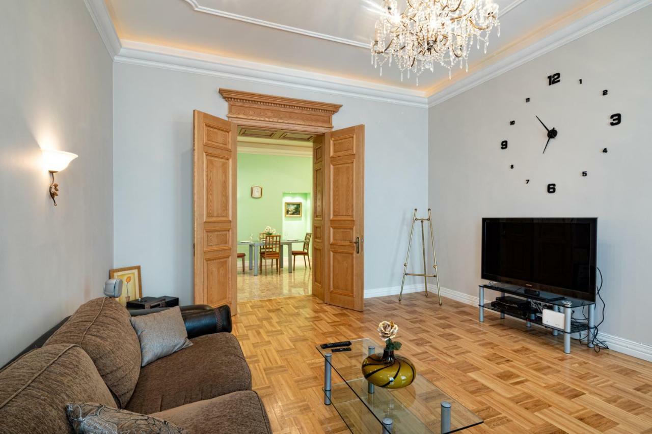Old Riga 2 Bedroom Vecpilsetas Street Apartment Exteriör bild